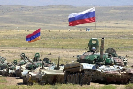 Rusiya ilə Ermənistanın birgə qoşun yaratmasına Bakıdan etirazlar