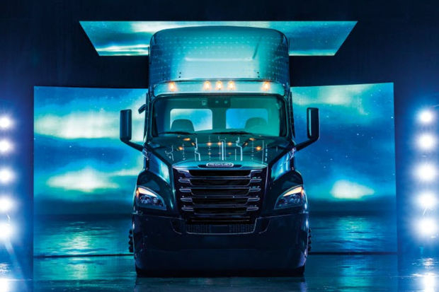 На американских дорогах появятся беспилотные грузовики Daimler - ФОТО