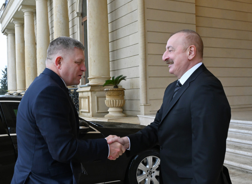 
							Prezidentin Slovakiyanın baş naziri ilə görüşü başladı						