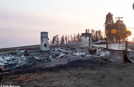 Baydenin oğlunun evi külə döndü - FOTO