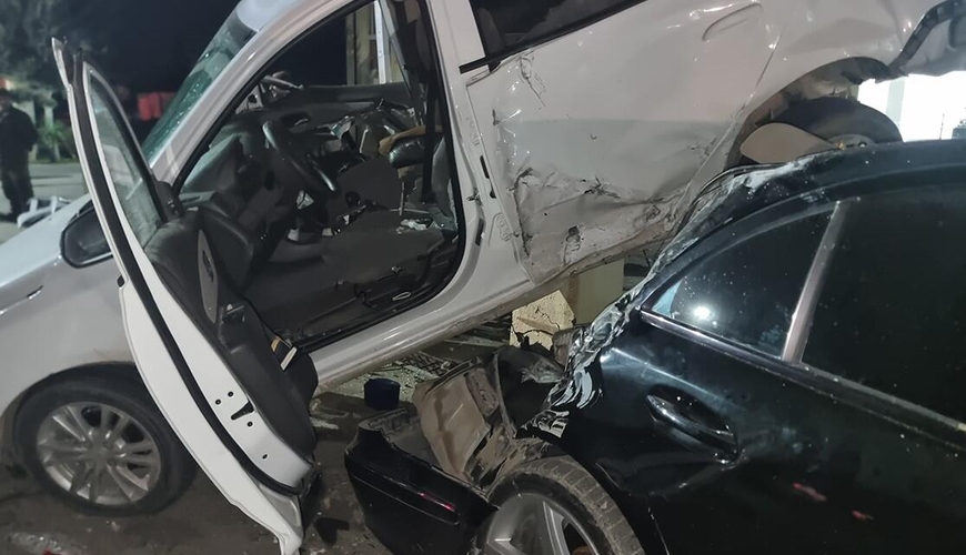 Cümə məscidinin axundunun oğlu zəncirvari qəza törətdi - Ölən var