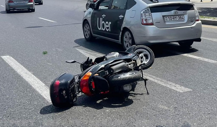 Bakıda avtomobillə moped toqquşub, sürücü ölüb