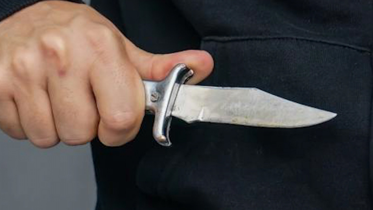 В столичных районах двое мужчин получили ножевые ранения во время драки