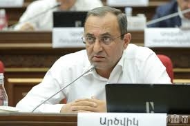 Ermənistan: müxalifət deputat mandatlarından imtina etməyə hazırdır