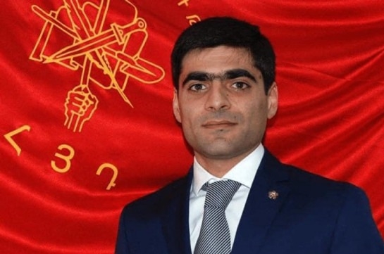 Ermənistan parlamentində yenə dava düşdü-deputat həbs olundu