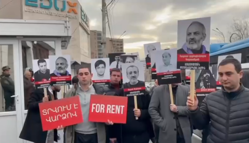 Revanşistlər hərəkətə keçdi: Aİ ofisi qarşısında aksiya keçirilir – VİDEO