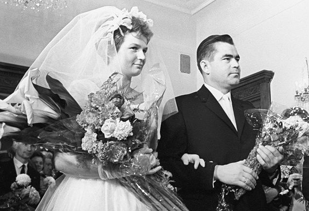 800px-RIAN_archive_611957_Valentina_Tereshkova_and_Andrian_Nikolaev.jpg (106 KB)