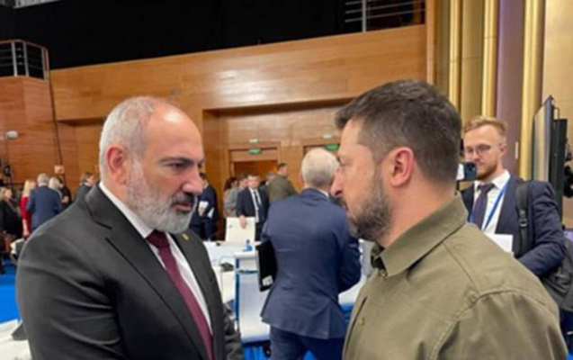 Deputat: Paşinyan “erməni Zelenski və ya Saakaşvili” olmaq niyyətindədir