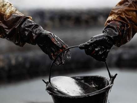 Yanvardan Rusiya və Qazaxıstan neft ixracını azaldacaq