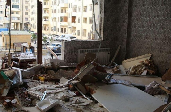 При взрыве в жилом доме в Сиязане пострадали три человека - ФОТО