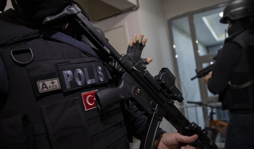 Türkiyədə kilsəyə silahlı hücum - Ölən var