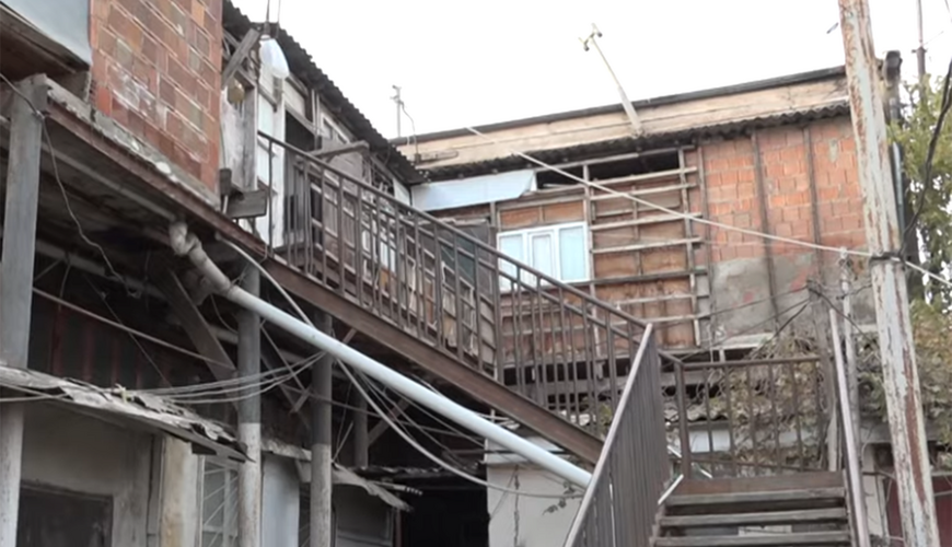 “Döşəmə qırıldı, yoldaşım düşdü yerə, heç kim maraqlanmadı”- Video
