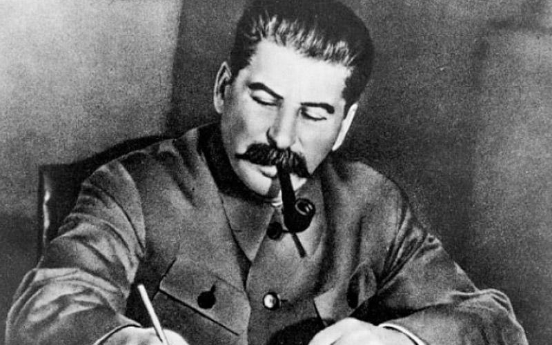Stalinin yaşadığı bağ SATILDI