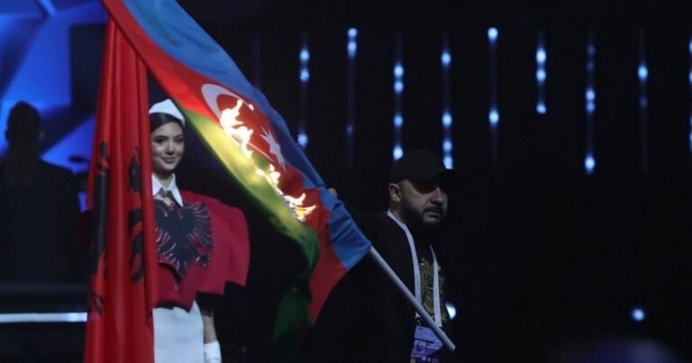Azərbaycan bayrağını yandıran erməni sərbəst buraxıldı