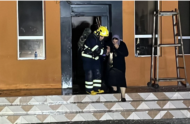 İcra hakimiyyətlərindən – “İmza at, pul qazan” oyunu