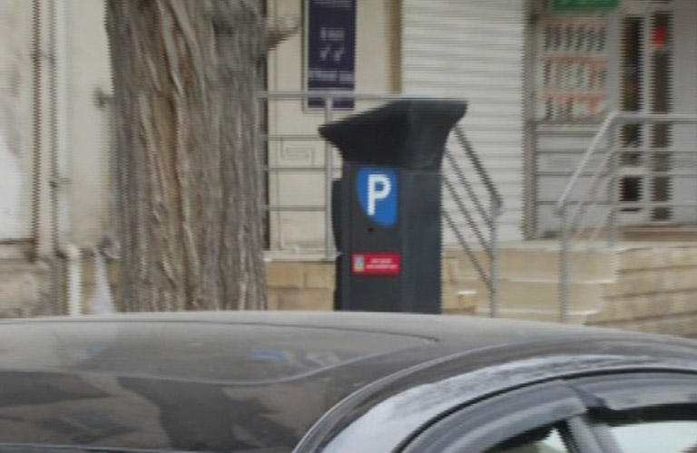 Bakıda maşını düzgün park etməyən sürücüyə QEYRİ-ADİ CƏZA - FOTO
