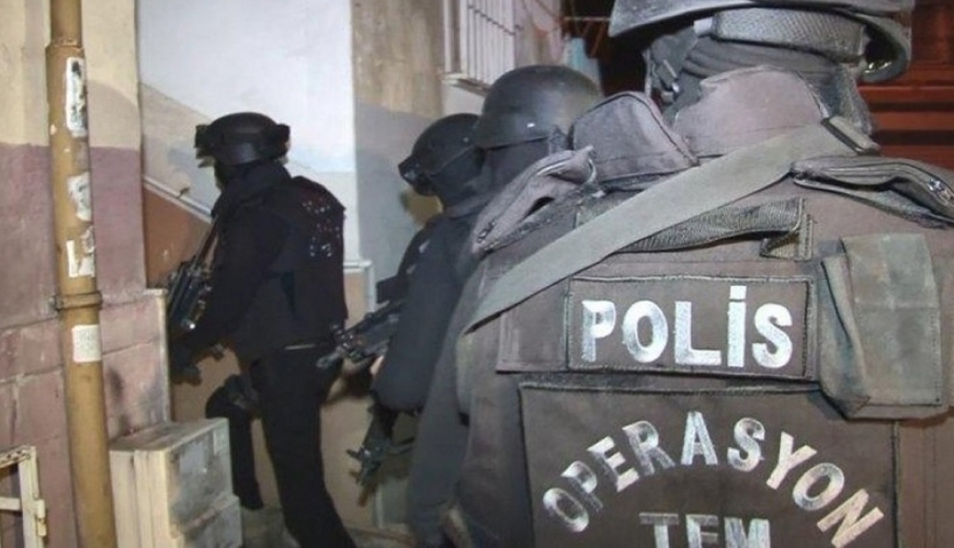Türk polisi 74 İŞİD-çini saxladı