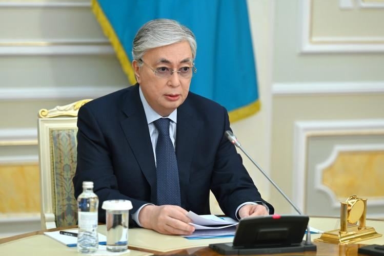 Токаев: Ситуация тяжелая, ЧС объявлены в 10 областях Казахстана