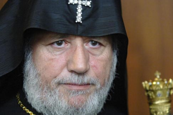Родне католикоса продлили арест