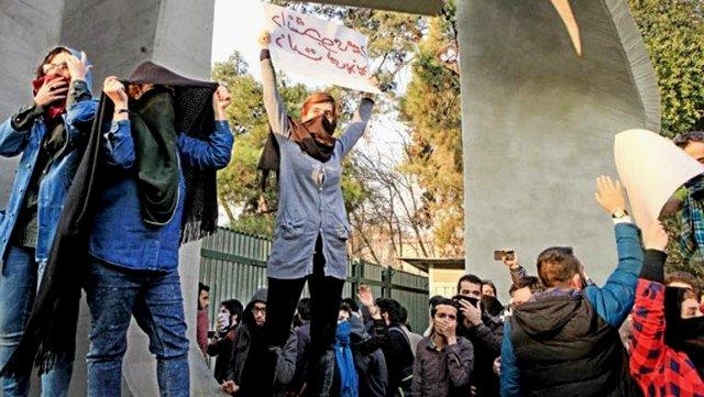 İranda 73 jurnalist həbs edilib- Aksiyalar zamanı
 