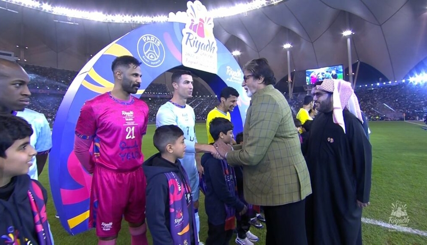 Amitabh Baççan Ronaldo ilə birlikdə –PSJ-nin oyununun açılşını edib (FOTOLAR)
