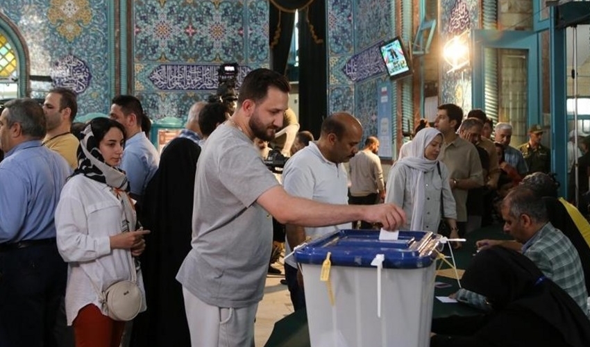 İranda prezident seçkilərində səsvermə saatı uzadıldı