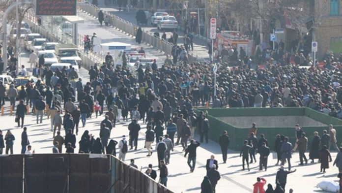 Qonşuda 47 il sonra İNQİLAB ovqatı: SEPAH-ın Pezeşkiana TƏLƏSİ, yoxsa…