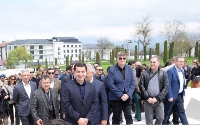 Xarici diplomatlar XankəndidəZəfər Parkında