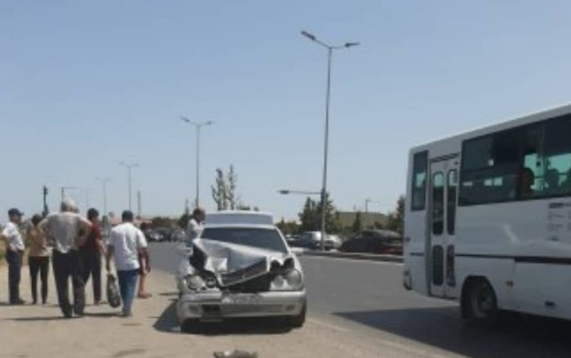 Bakıda marşrut avtobusu qəza törədib - FOTO