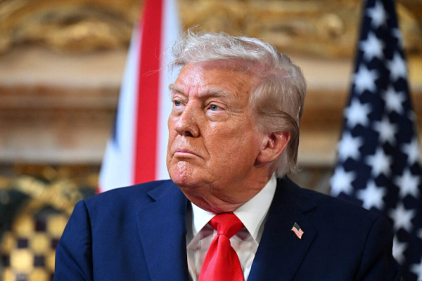 Трамп просит Си Цзиньпина