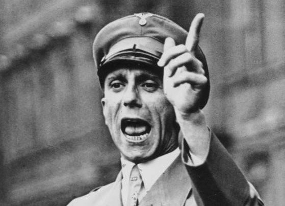 Bundesarchiv_Bild_102-17049,_Joseph_Goebbels_spricht.jpg (75 KB)