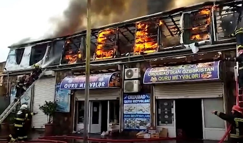 Bakıdakı yanğın söndürülüb - YENİLƏNİB (VİDEO)