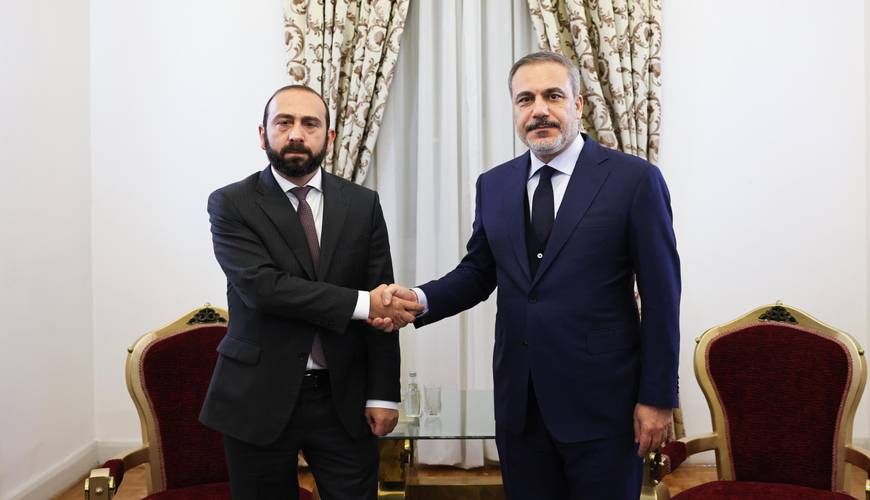 Hakan Fidan Ararat Mirzoyanla görüşüb