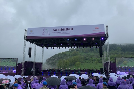 İlham Əliyev və Mehriban Əliyeva Şuşada Beynəlxalq Folklor Festivalında iştirak edirlər