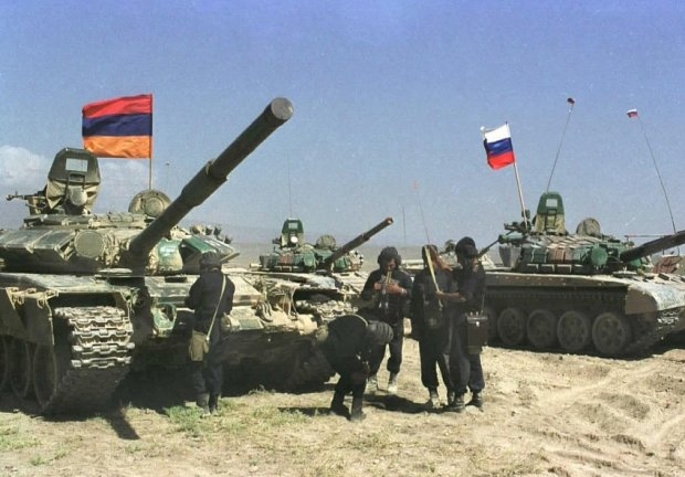 Rusiya da Ermənistanı silahlandırır - “sülh carçıları”nın əsl siması üzə çıxdı...