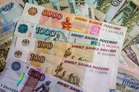 Rubl rekord dərəcədə bahalaşdı