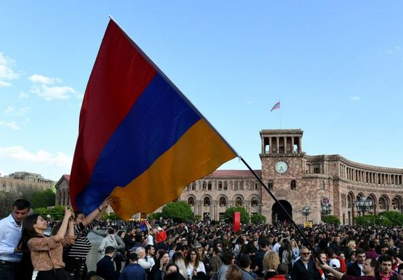 Azərbaycanlıların yarısı ermənilərlə sülhü mümkün sayır, düşmənimiz isə... - Bir sorğuya sözardı