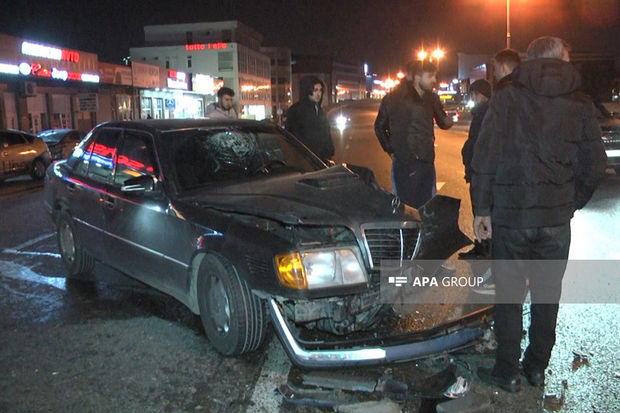 Bakıda iki avtomobil toqquşub, xəsarət alan var - FOTO