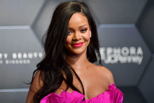 Rihanna oğlu ilə görüntülərini paylaşdı – VİDEO