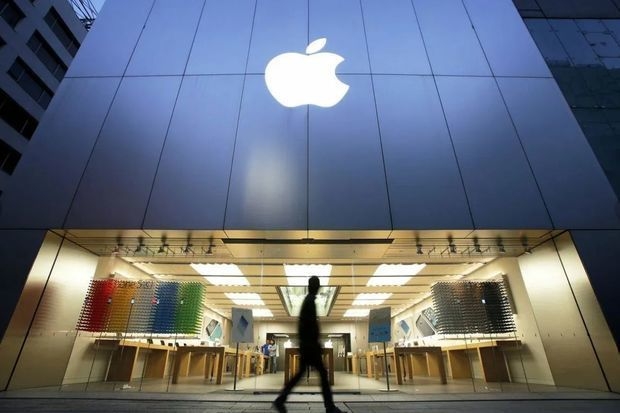 Apple приостановила разработку iPhone с гибким экраном - ФОТО