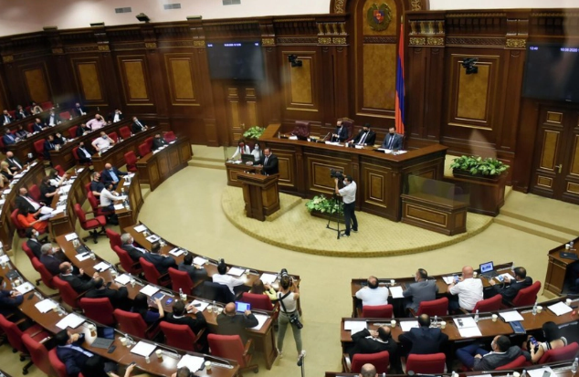 Ermənistan parlamentinin növbədənkənar iclası çağırılır
