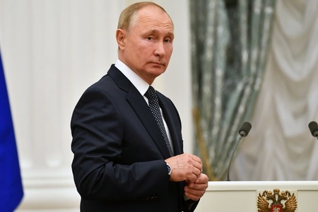 Песков заявил, что Путин индифферентно относится к санкциям