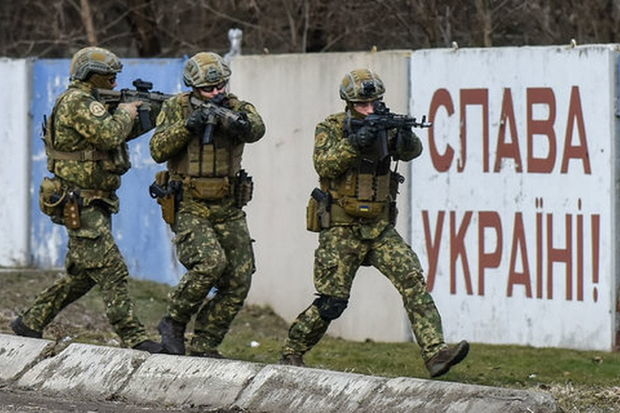 Ukrayna müdafiə nazirini öldürmək istəyən şəxs saxlanılıb