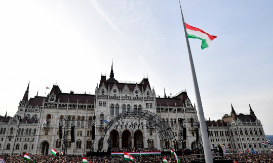 Macarıstan Rusiyanın enerji asılılığından qurtarmaq üçün Brüsseldən külli miqdarda pul alıb