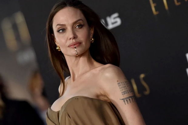 Анджелина Джоли кардинально сменила имидж - ФОТО