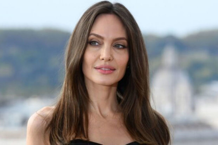 Анджелина Джоли: Я молюсь за людей в Украине -