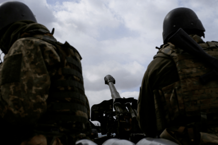 В Кременной российские войска расстреливают пытающихся покинуть город