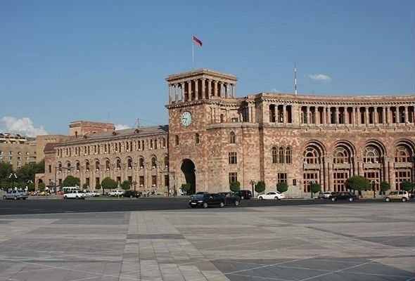Ermənistan Qərbin sanksiyalarını necə pozur? - faktlar