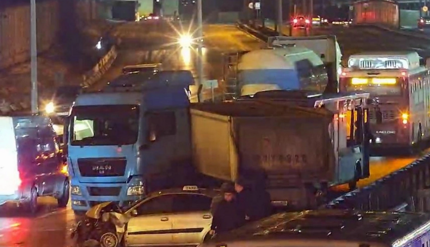 Bakıda bir yerdə eyni vaxtda üç qəza oldu - VİDEO