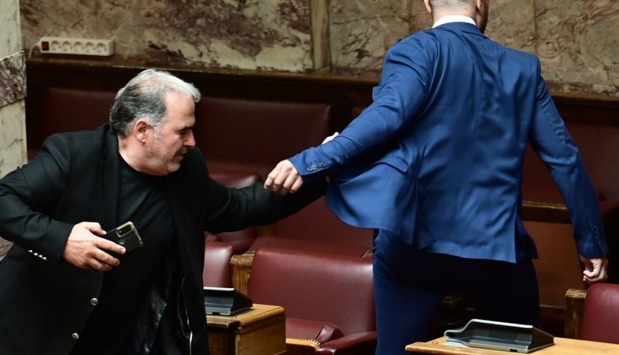 Yunanıstan parlamentində dava düşdü - FOTO